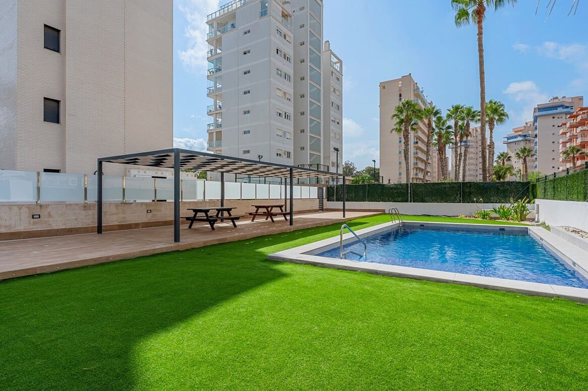 Apartamento de 3 habitaciones en Guardamar del Segura en venta con piscina garaje - 379.000 € (Ref: 10172668)