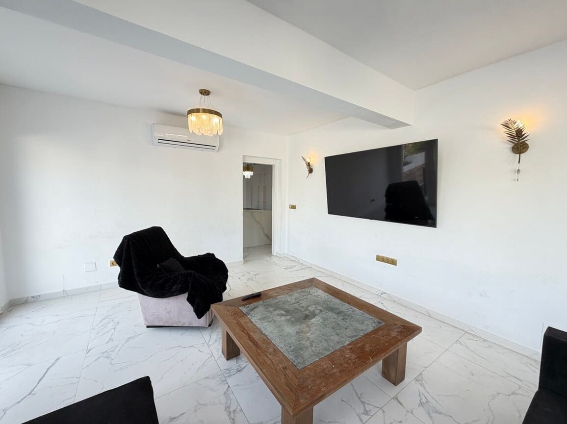 6 Zimmer Villa zu verkaufen in Orihuela Costa mit Pool Garage - 695.000 € (Ref: 10172669)
