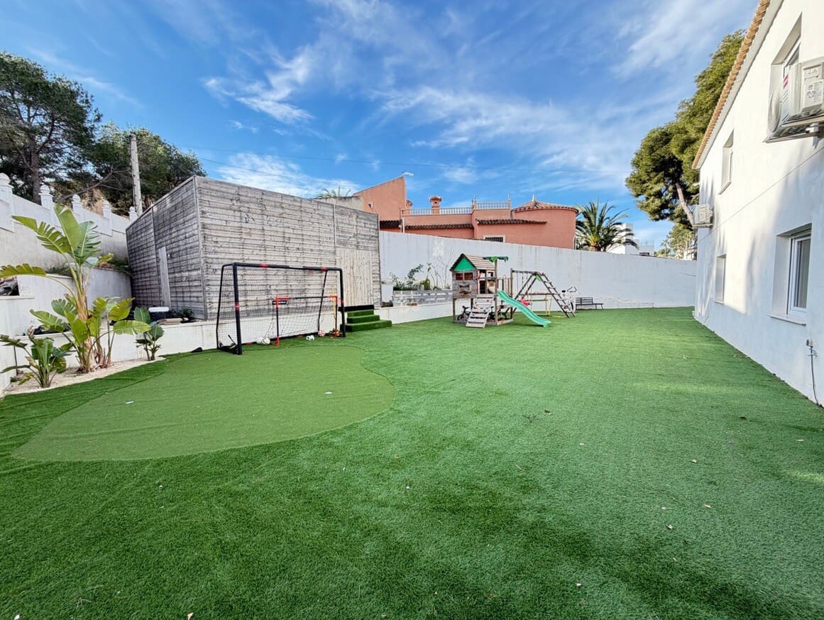 6 Zimmer Villa zu verkaufen in Orihuela Costa mit Pool Garage - 695.000 € (Ref: 10172669)