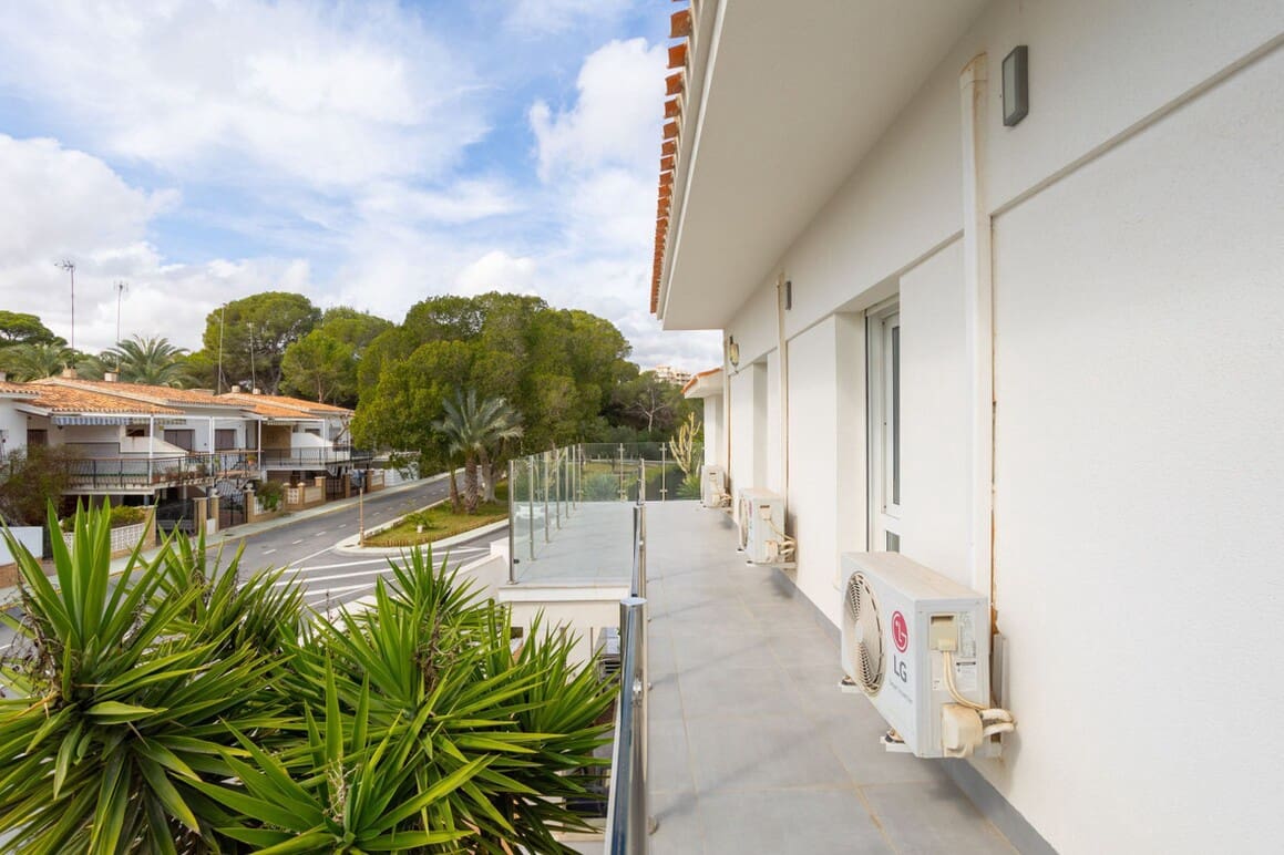 8 Zimmer Villa zu verkaufen in Campoamor mit Pool - 1.350.000 € (Ref: 10172672)