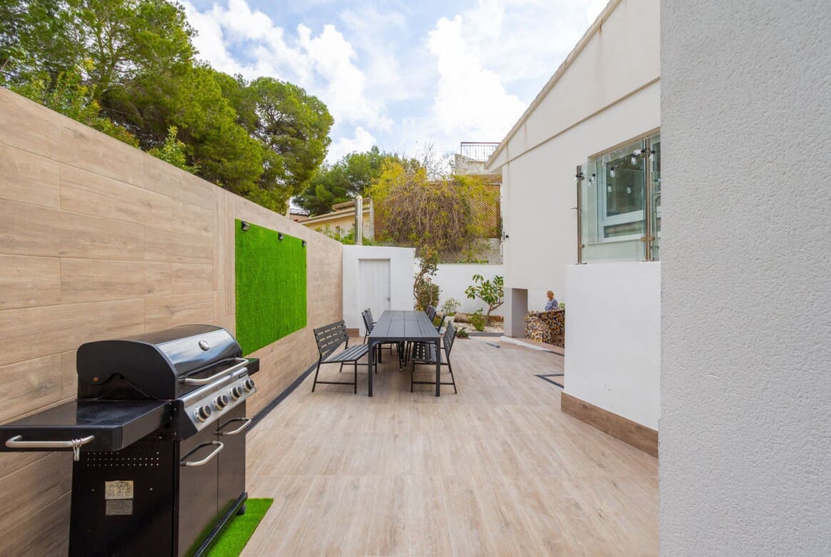 8 Zimmer Villa zu verkaufen in Campoamor mit Pool - 1.350.000 € (Ref: 10172672)