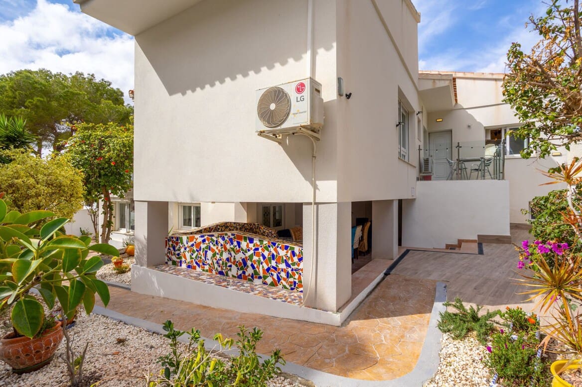 8 Zimmer Villa zu verkaufen in Campoamor mit Pool - 1.350.000 € (Ref: 10172672)