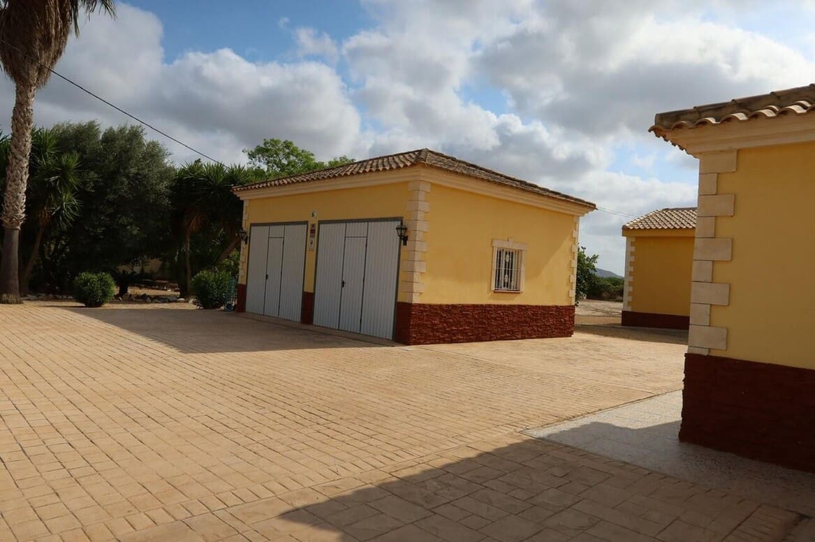 4 bedroom Finca/Country House for sale in Orihuela with pool garage - € 750,000 (Ref: 10172673)