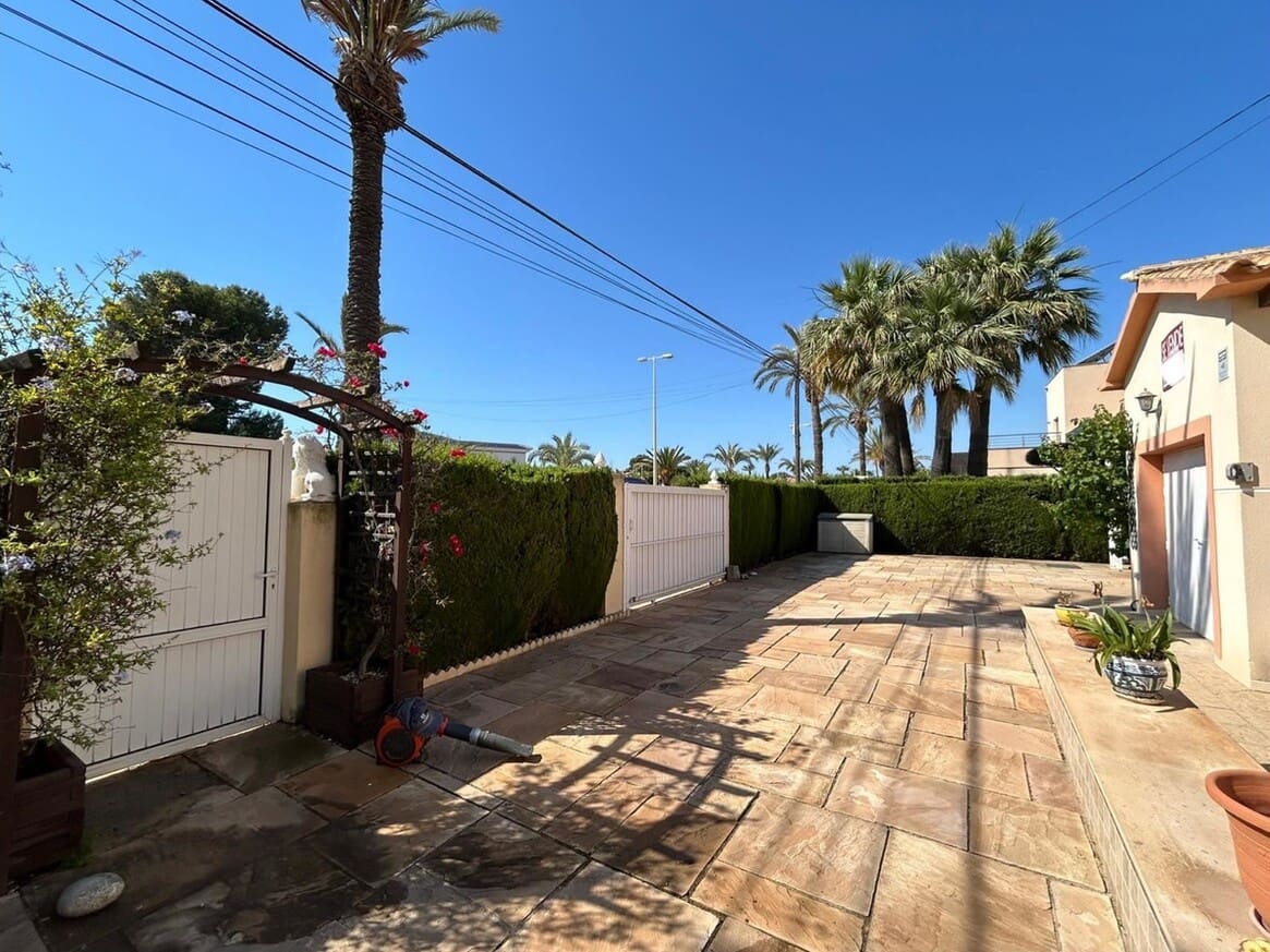 3 sypialnia Willa na sprzedaż w Cabo Roig z basenem - 790 000 € (Ref: 10172678)