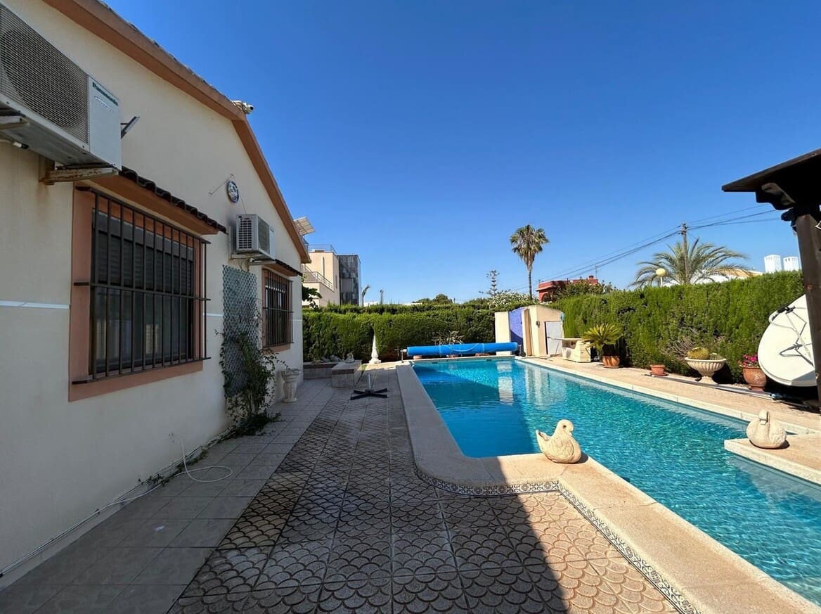 3 sypialnia Willa na sprzedaż w Cabo Roig z basenem - 790 000 € (Ref: 10172678)