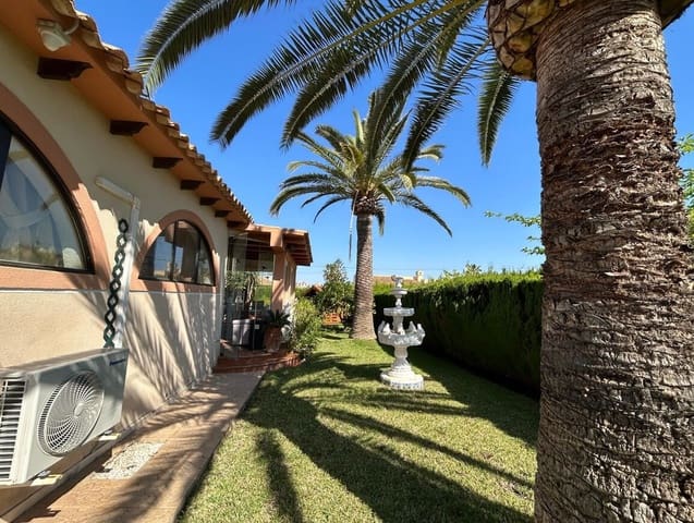 3 sypialnia Willa na sprzedaż w Cabo Roig, Orihuela z basenem - 790 000 € (Ref: 10172678)