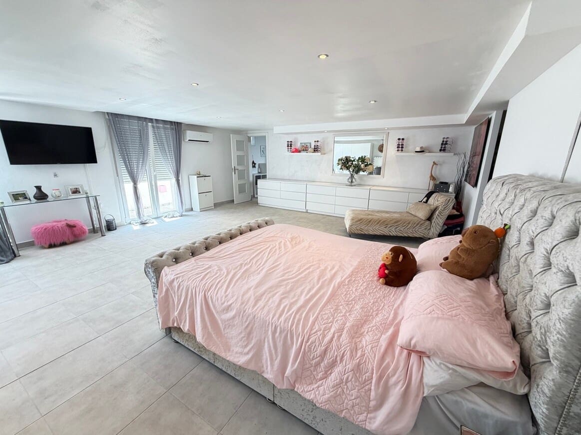 3 bedroom Villa for sale in San Miguel de Salinas with pool - € 330,000 (Ref: 10172679)
