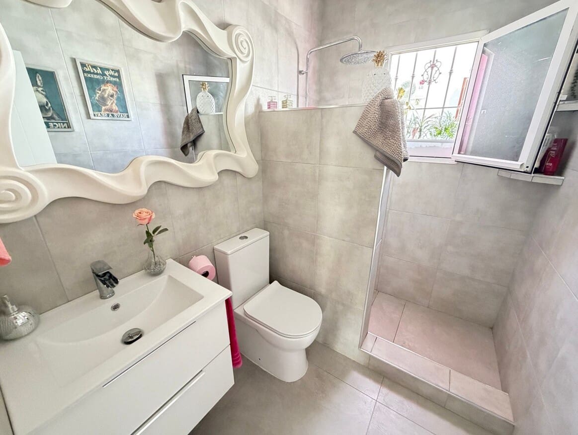 3 bedroom Villa for sale in San Miguel de Salinas with pool - € 330,000 (Ref: 10172679)