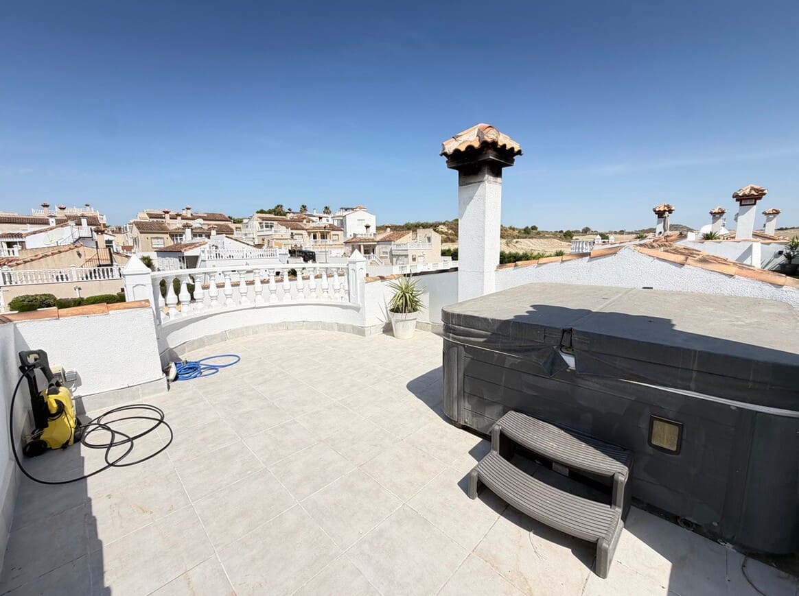 3 bedroom Villa for sale in San Miguel de Salinas with pool - € 330,000 (Ref: 10172679)