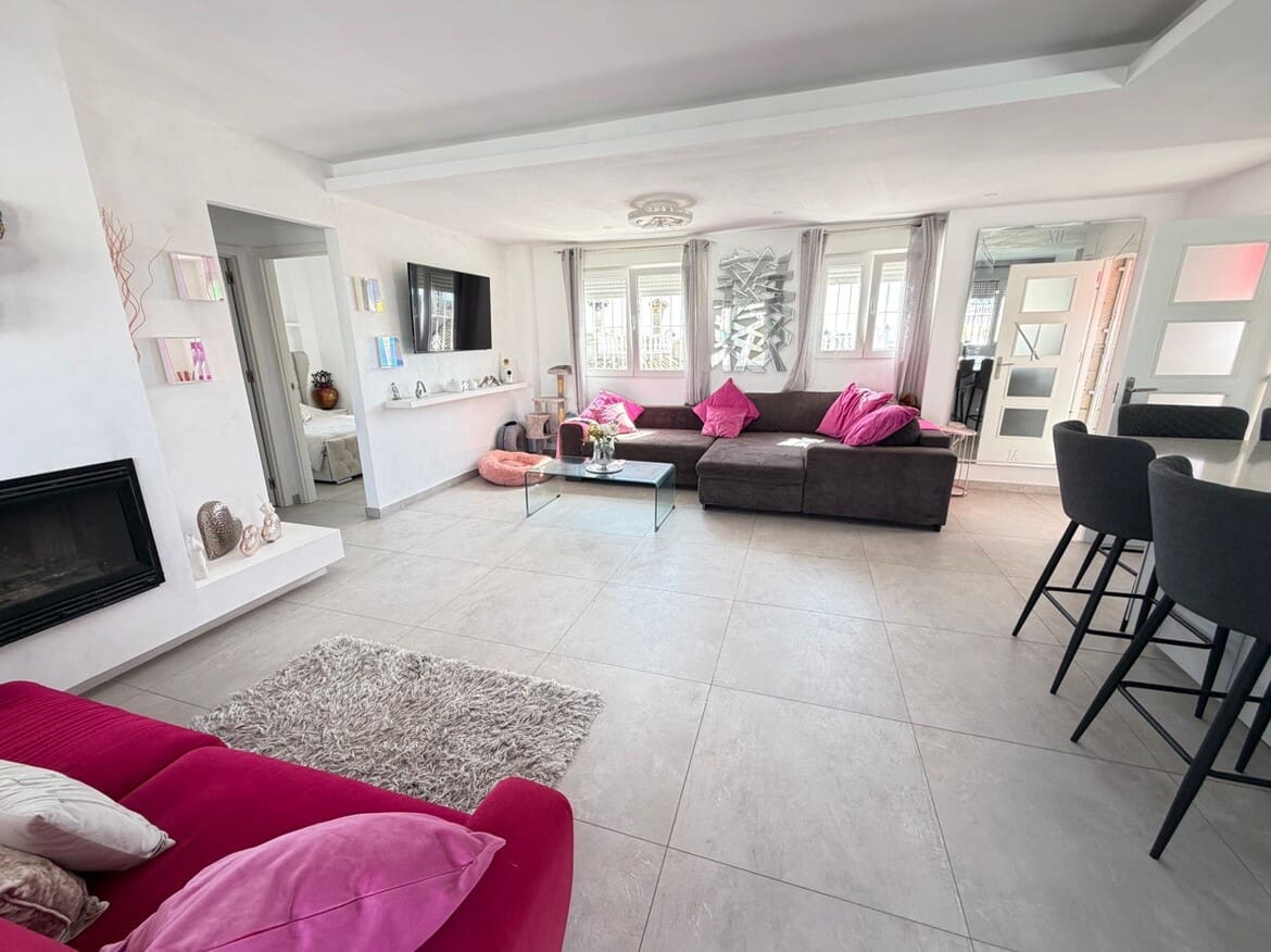 3 bedroom Villa for sale in San Miguel de Salinas with pool - € 330,000 (Ref: 10172679)