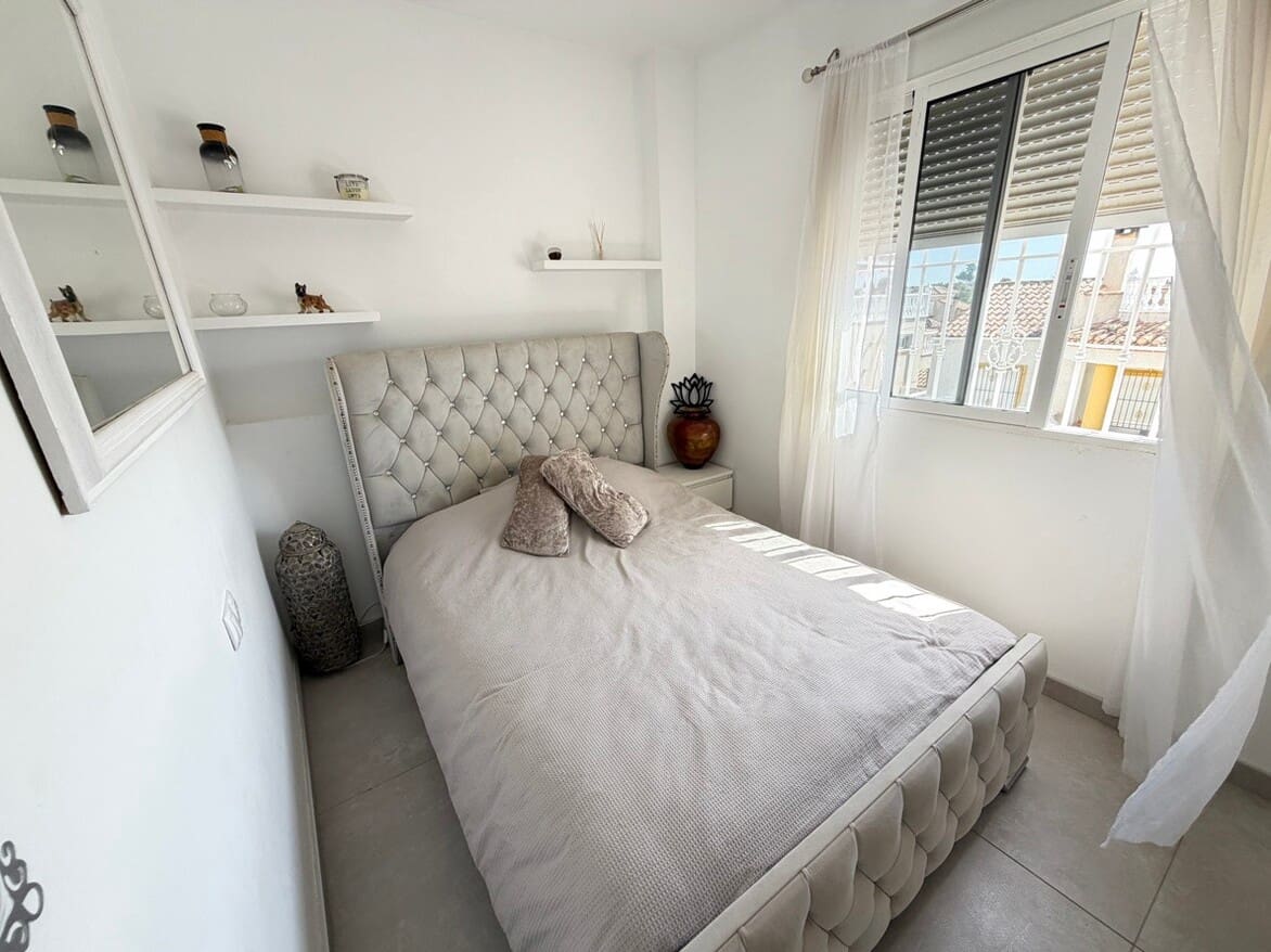 3 bedroom Villa for sale in San Miguel de Salinas with pool - € 330,000 (Ref: 10172679)