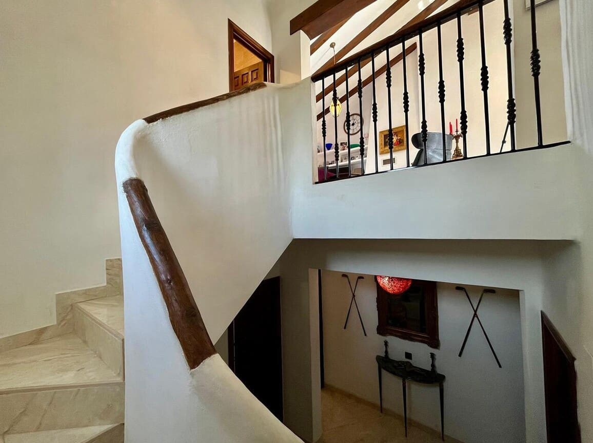 4 bedroom Villa for sale in Orihuela Costa with pool garage - € 879,000 (Ref: 10172681)