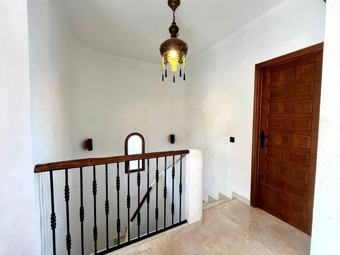 4 bedroom Villa for sale in Orihuela Costa with pool garage - € 879,000 (Ref: 10172681)