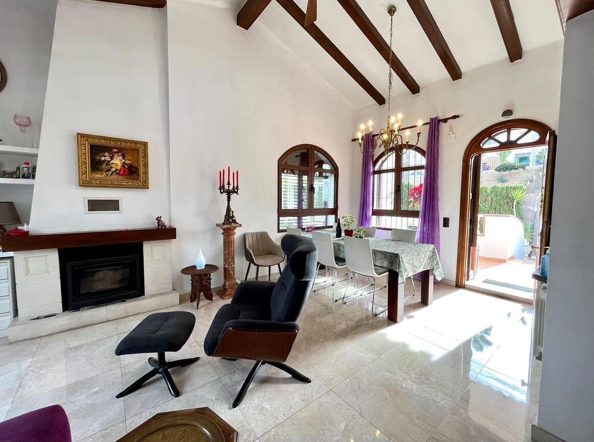 4 bedroom Villa for sale in Orihuela Costa with pool garage - € 879,000 (Ref: 10172681)