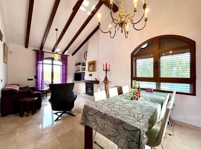 4 slaapkamer Villa te koop in Villamartin, Orihuela met zwembad garage - € 879.000 (Ref: 10172681)