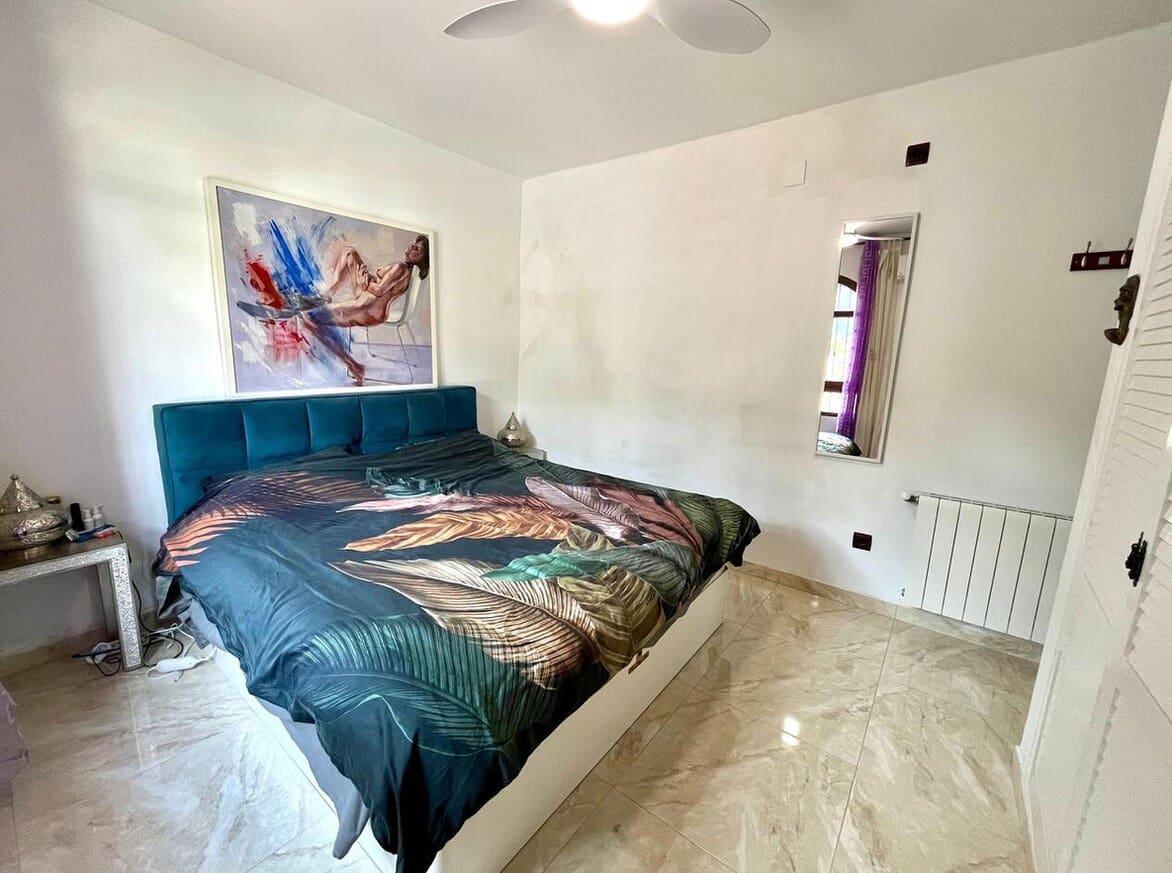 4 bedroom Villa for sale in Orihuela Costa with pool garage - € 879,000 (Ref: 10172681)