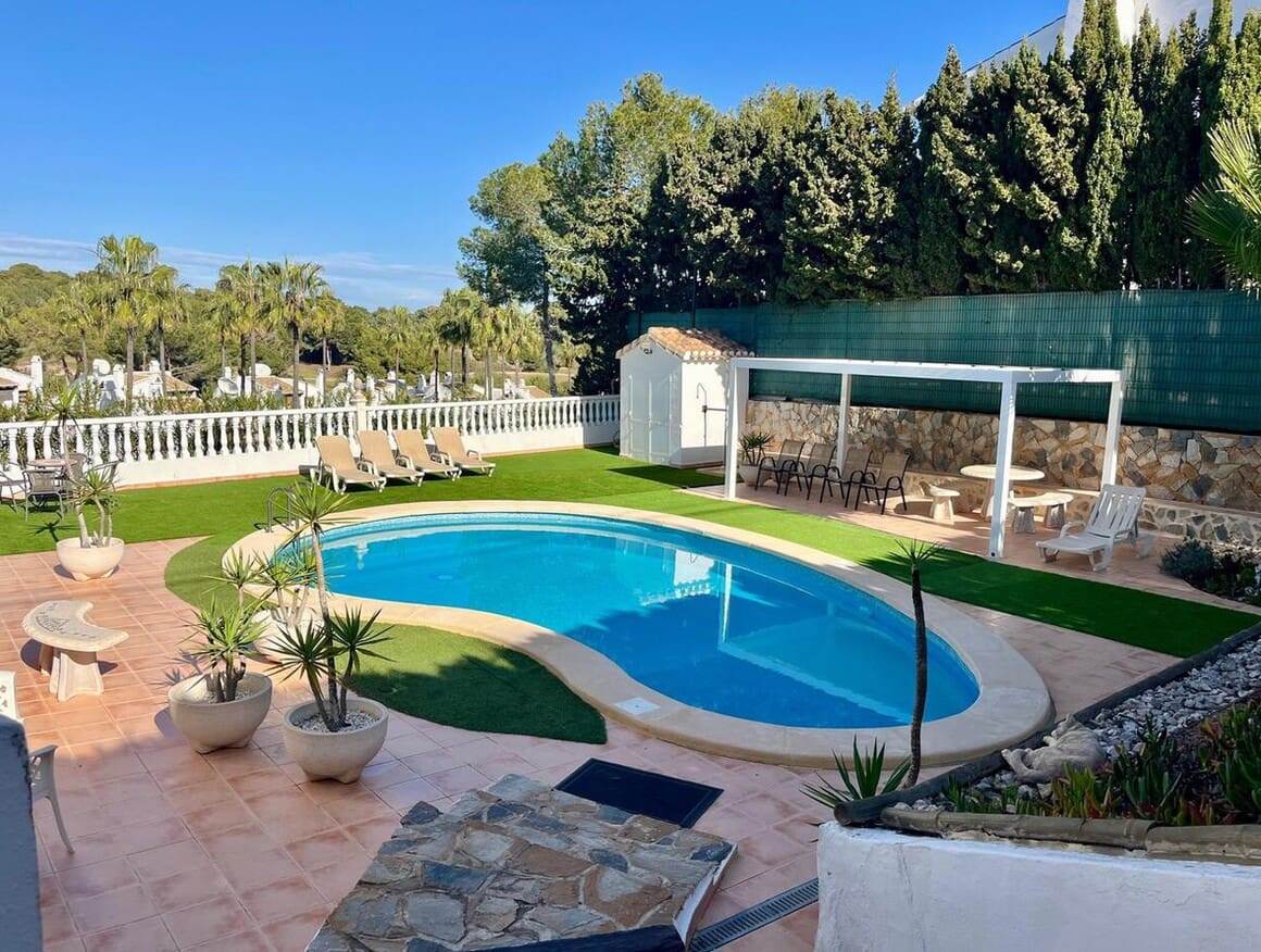 4 bedroom Villa for sale in Orihuela Costa with pool garage - € 879,000 (Ref: 10172681)