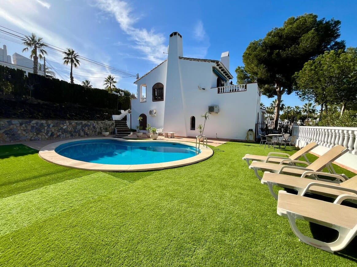 4 bedroom Villa for sale in Orihuela Costa with pool garage - € 879,000 (Ref: 10172681)