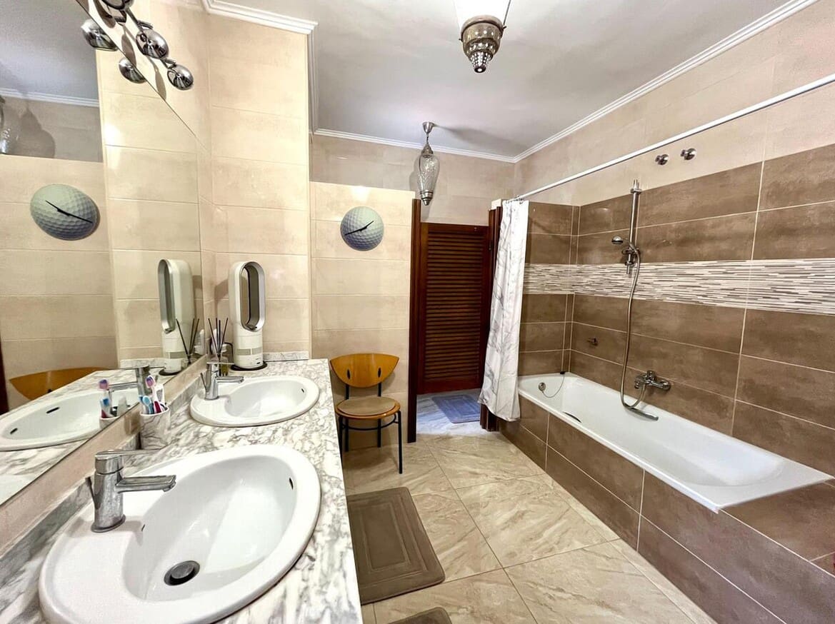 4 bedroom Villa for sale in Orihuela Costa with pool garage - € 879,000 (Ref: 10172681)