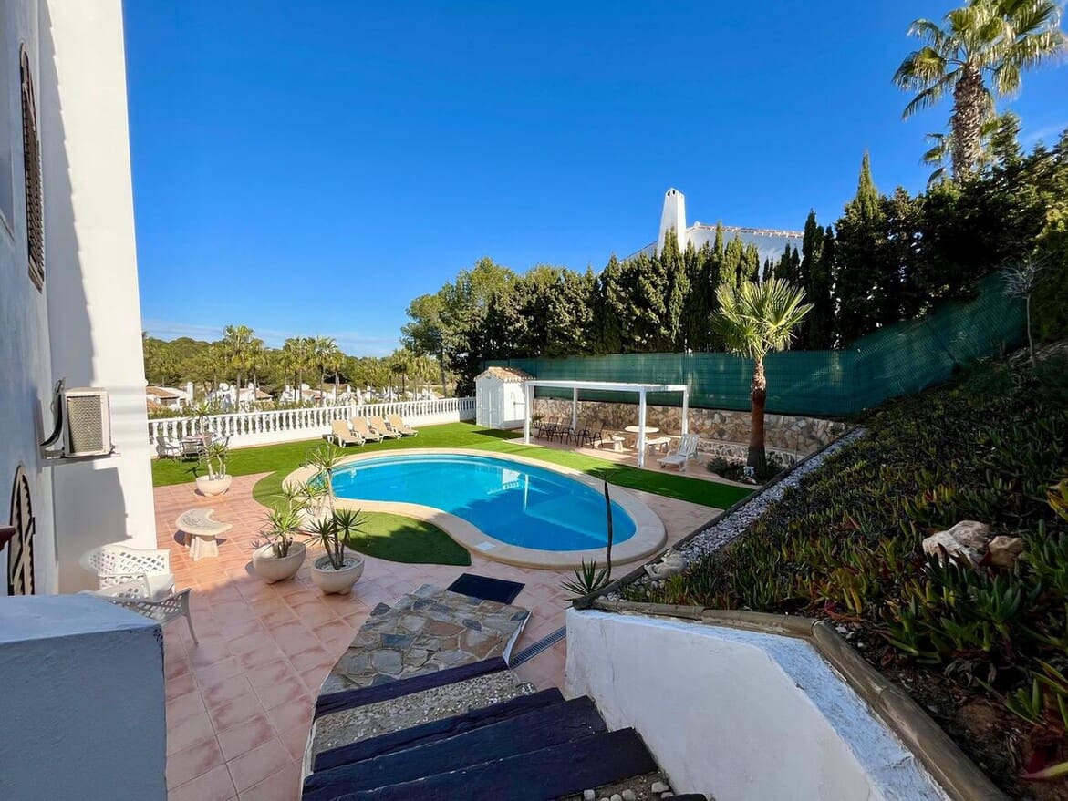 4 bedroom Villa for sale in Orihuela Costa with pool garage - € 879,000 (Ref: 10172681)