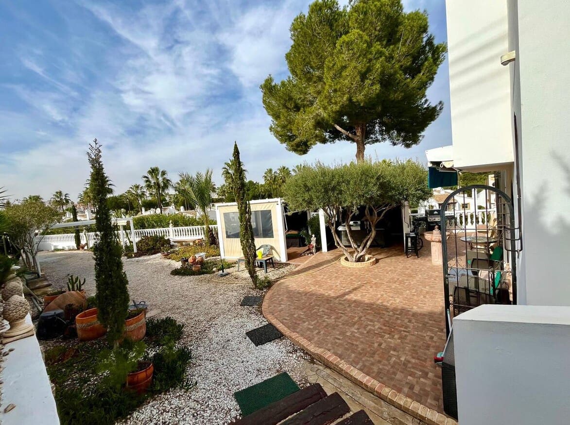 4 bedroom Villa for sale in Orihuela Costa with pool garage - € 879,000 (Ref: 10172681)