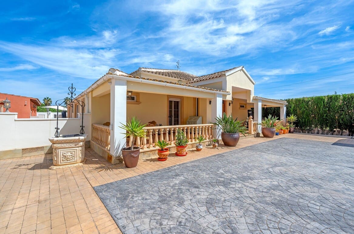 6 Zimmer Finca/Landgut zu verkaufen in Almoradi mit Pool - 595.000 € (Ref: 10172682)