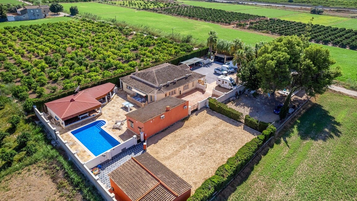6 Zimmer Finca/Landgut zu verkaufen in Almoradi mit Pool - 595.000 € (Ref: 10172682)