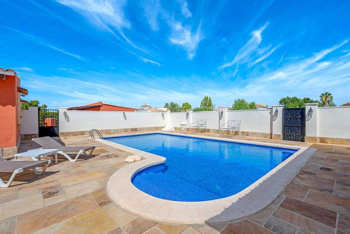 6 Zimmer Finca/Landgut zu verkaufen in Almoradi mit Pool - 595.000 € (Ref: 10172682)