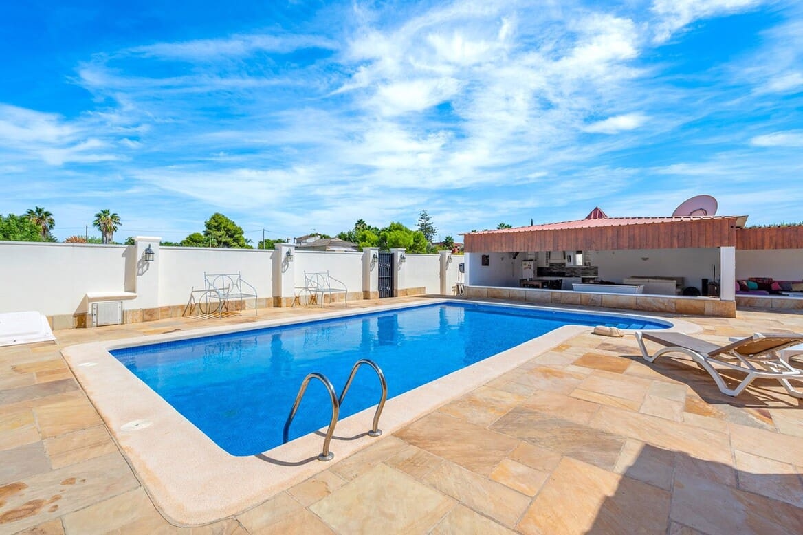 6 Zimmer Finca/Landgut zu verkaufen in Almoradi mit Pool - 595.000 € (Ref: 10172682)