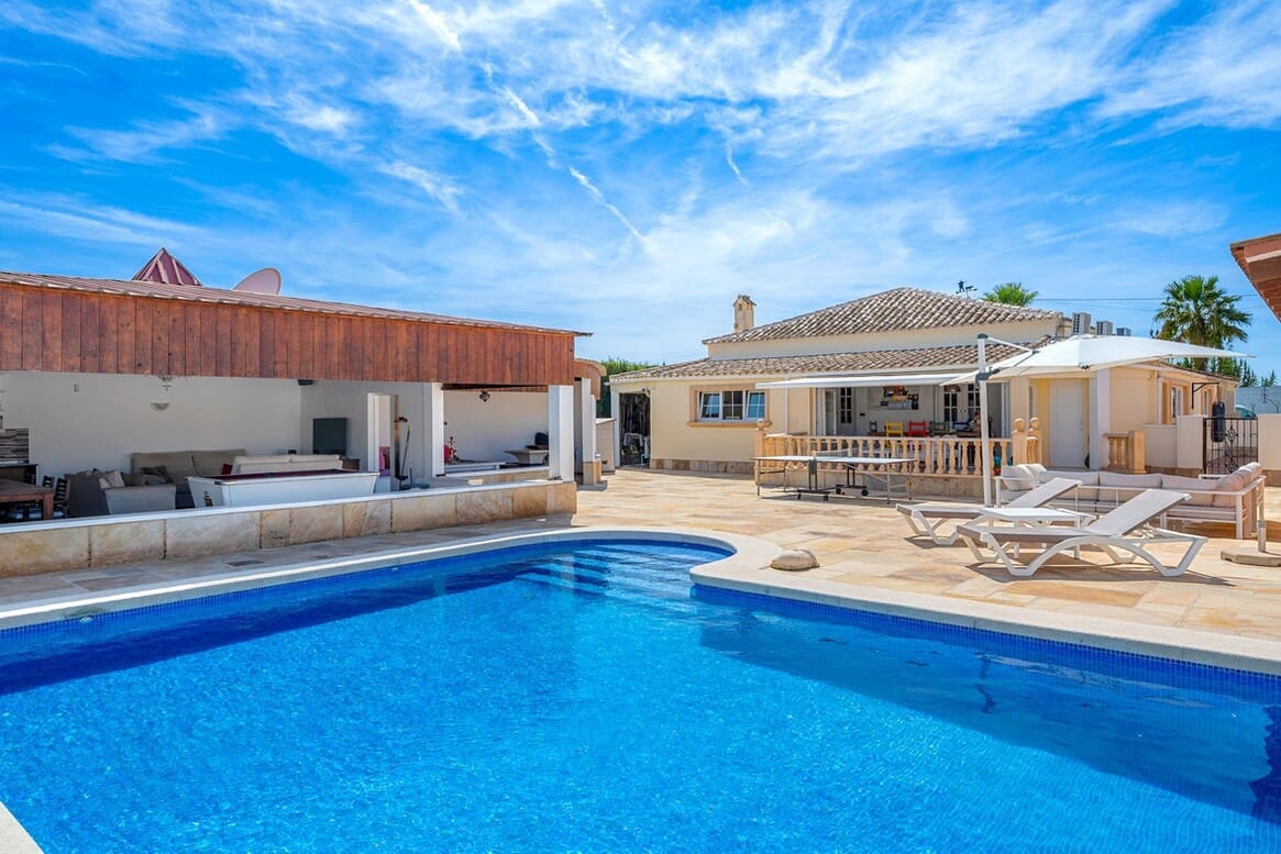 6 Zimmer Finca/Landgut zu verkaufen in Almoradi mit Pool - 595.000 € (Ref: 10172682)