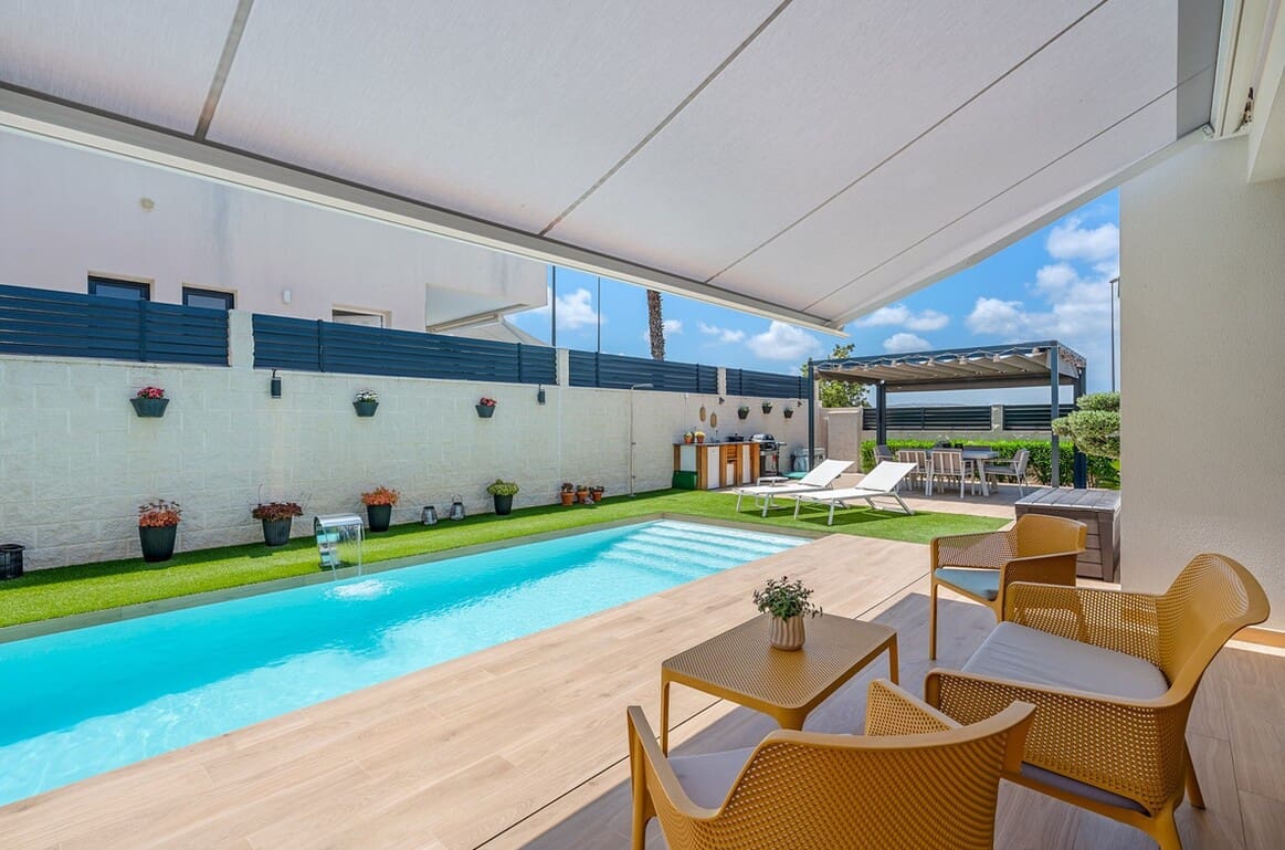 3 sypialnia Willa na sprzedaż w Benijofar z basenem garażem - 599 000 € (Ref: 10172683)