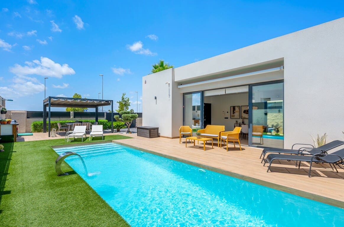 3 sypialnia Willa na sprzedaż w Benijofar z basenem garażem - 599 000 € (Ref: 10172683)