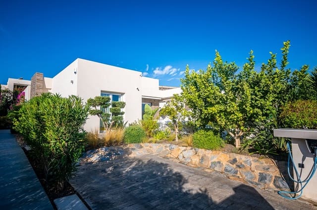 2 slaapkamer Villa te koop in Algorfa met zwembad garage - € 610.000 (Ref: 10172684)