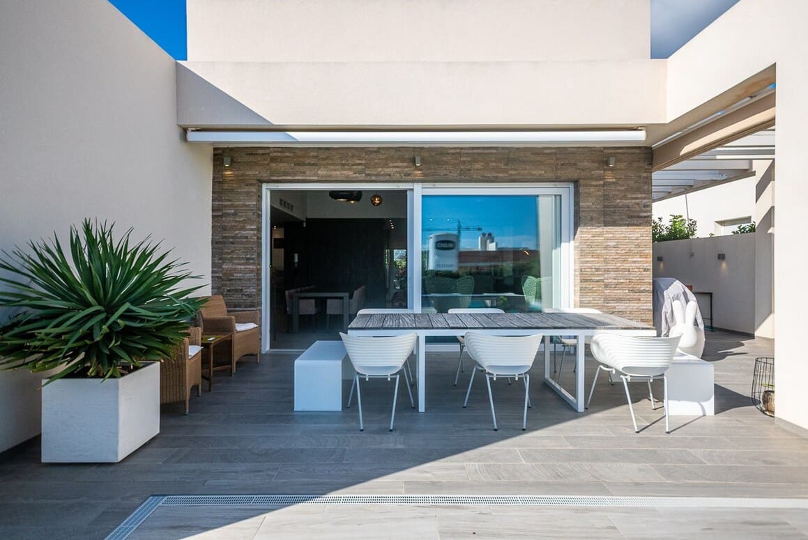 2 slaapkamer Villa te koop in Algorfa met zwembad garage - € 610.000 (Ref: 10172684)