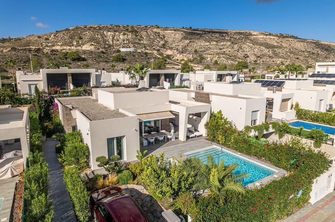 2 slaapkamer Villa te koop in Algorfa met zwembad garage - € 610.000 (Ref: 10172684)
