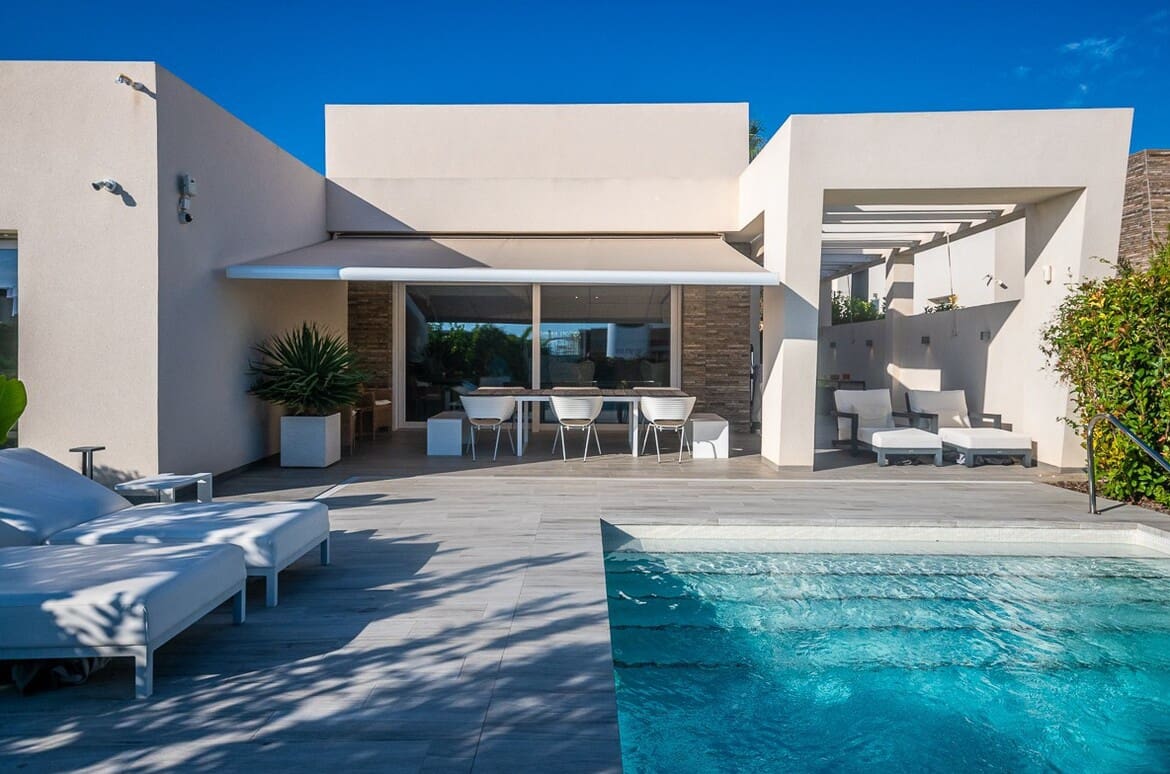 2 slaapkamer Villa te koop in Algorfa met zwembad garage - € 610.000 (Ref: 10172684)