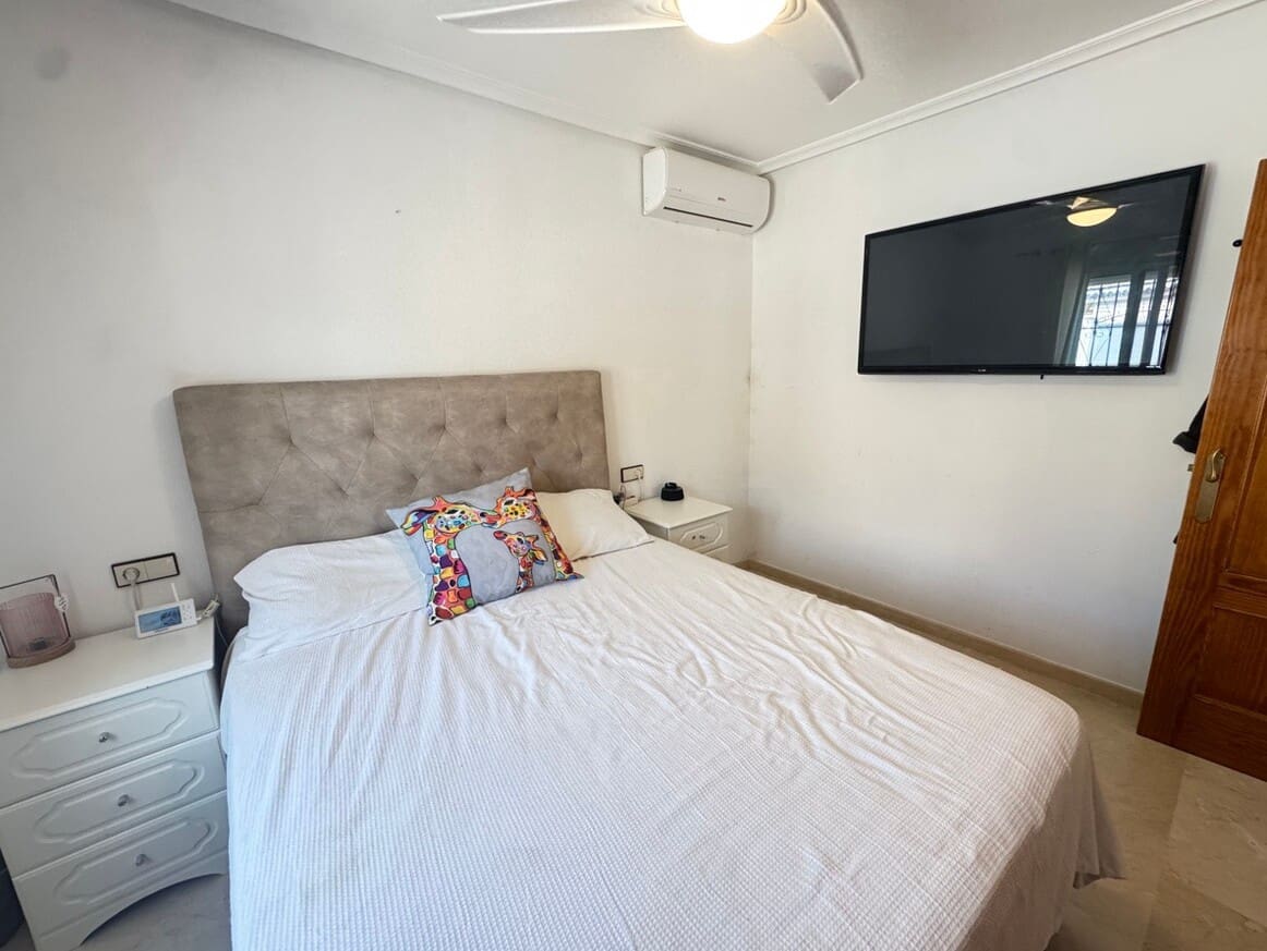 5 slaapkamer Villa te koop in San Miguel de Salinas met garage - € 580.000 (Ref: 10172685)