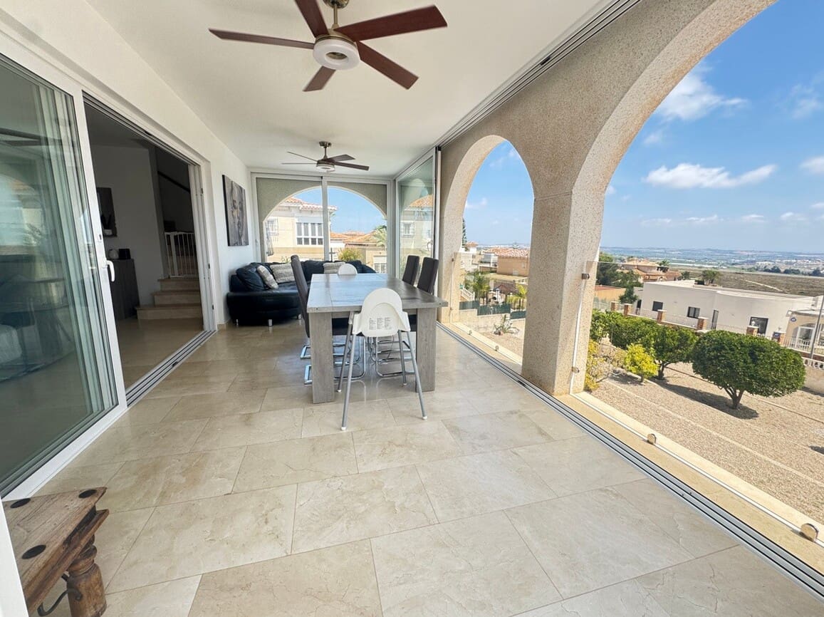 5 slaapkamer Villa te koop in San Miguel de Salinas met garage - € 580.000 (Ref: 10172685)