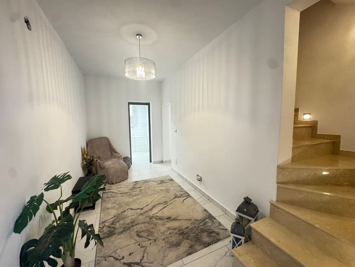 5 slaapkamer Villa te koop in San Miguel de Salinas met garage - € 580.000 (Ref: 10172685)