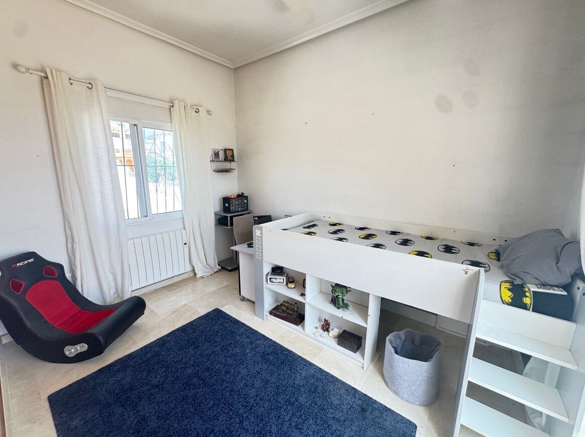 5 slaapkamer Villa te koop in San Miguel de Salinas met garage - € 580.000 (Ref: 10172685)