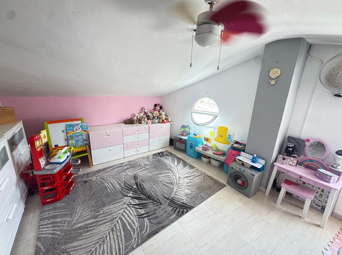 5 slaapkamer Villa te koop in San Miguel de Salinas met garage - € 580.000 (Ref: 10172685)