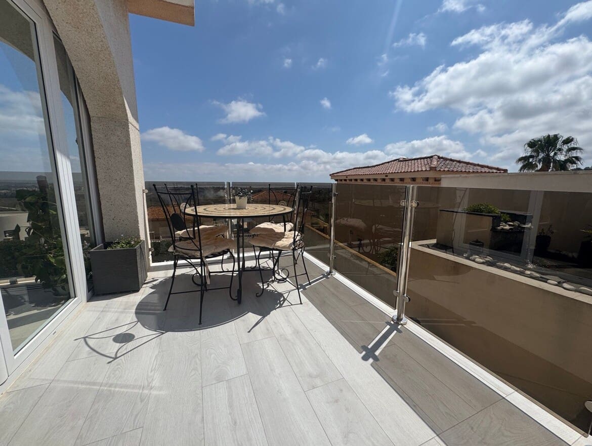 5 slaapkamer Villa te koop in San Miguel de Salinas met garage - € 580.000 (Ref: 10172685)