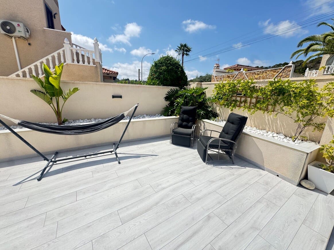 5 slaapkamer Villa te koop in San Miguel de Salinas met garage - € 580.000 (Ref: 10172685)
