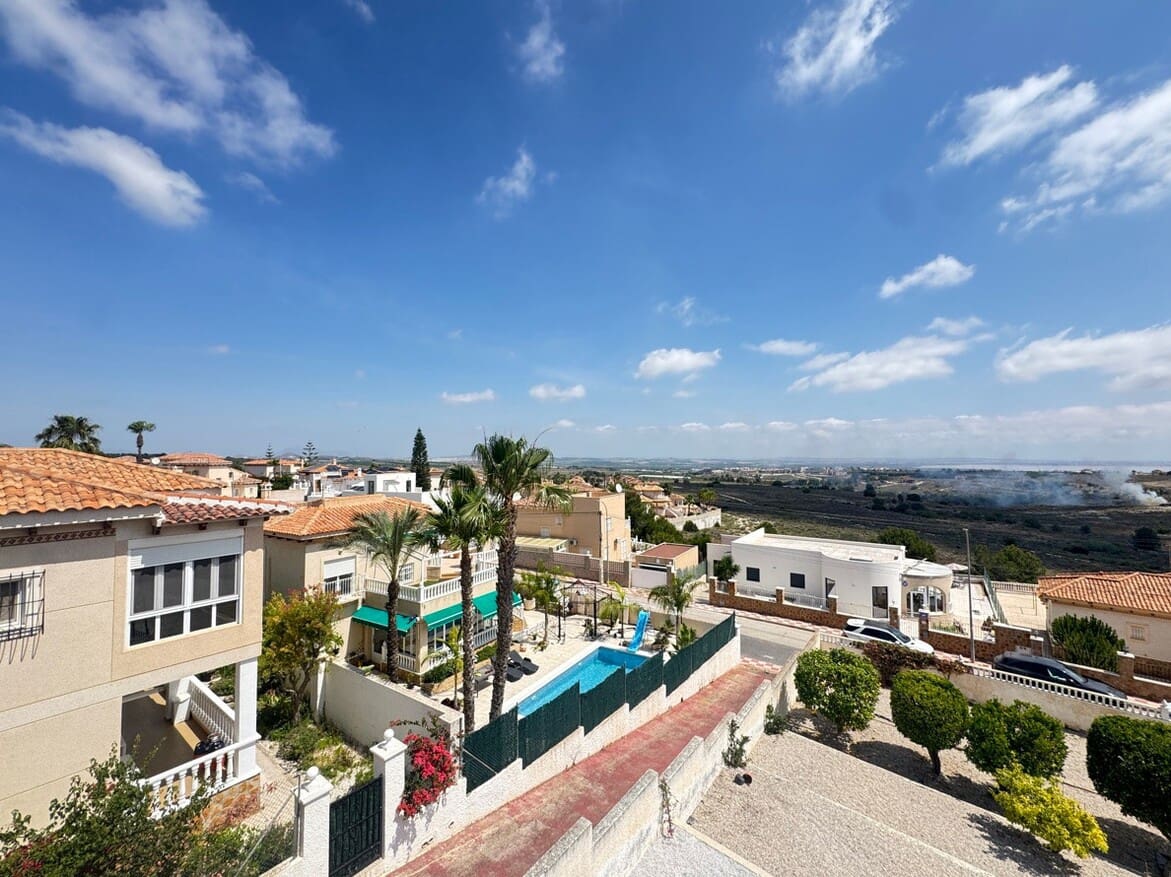 5 slaapkamer Villa te koop in San Miguel de Salinas met garage - € 580.000 (Ref: 10172685)