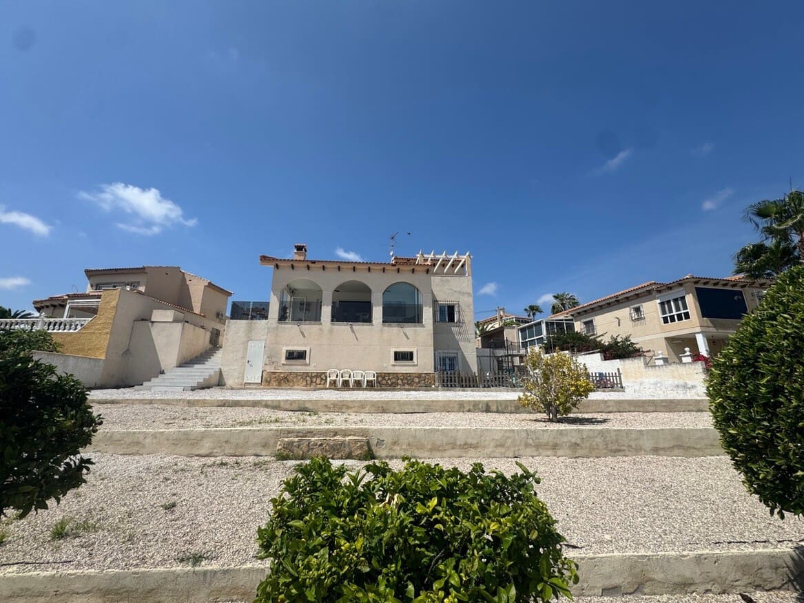 5 slaapkamer Villa te koop in San Miguel de Salinas met garage - € 580.000 (Ref: 10172685)