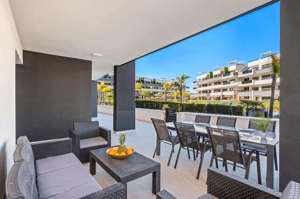 3 sypialnia Apartament na sprzedaż w Playa Flamenca z basenem garażem - 589 900 € (Ref: 10172687)