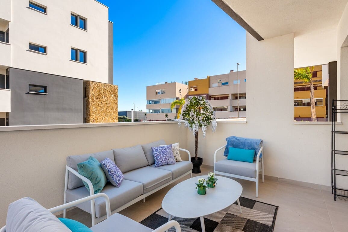 3 sypialnia Apartament na sprzedaż w Playa Flamenca z basenem garażem - 589 900 € (Ref: 10172687)