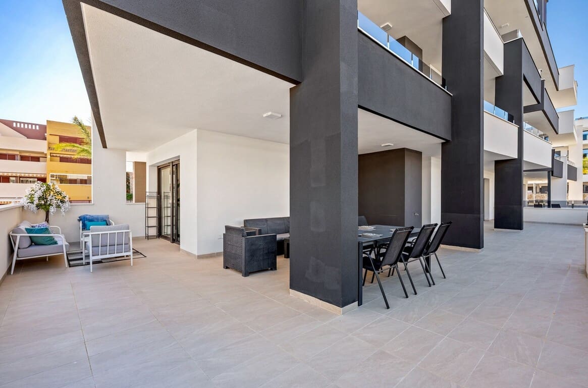 3 sypialnia Apartament na sprzedaż w Playa Flamenca z basenem garażem - 589 900 € (Ref: 10172687)