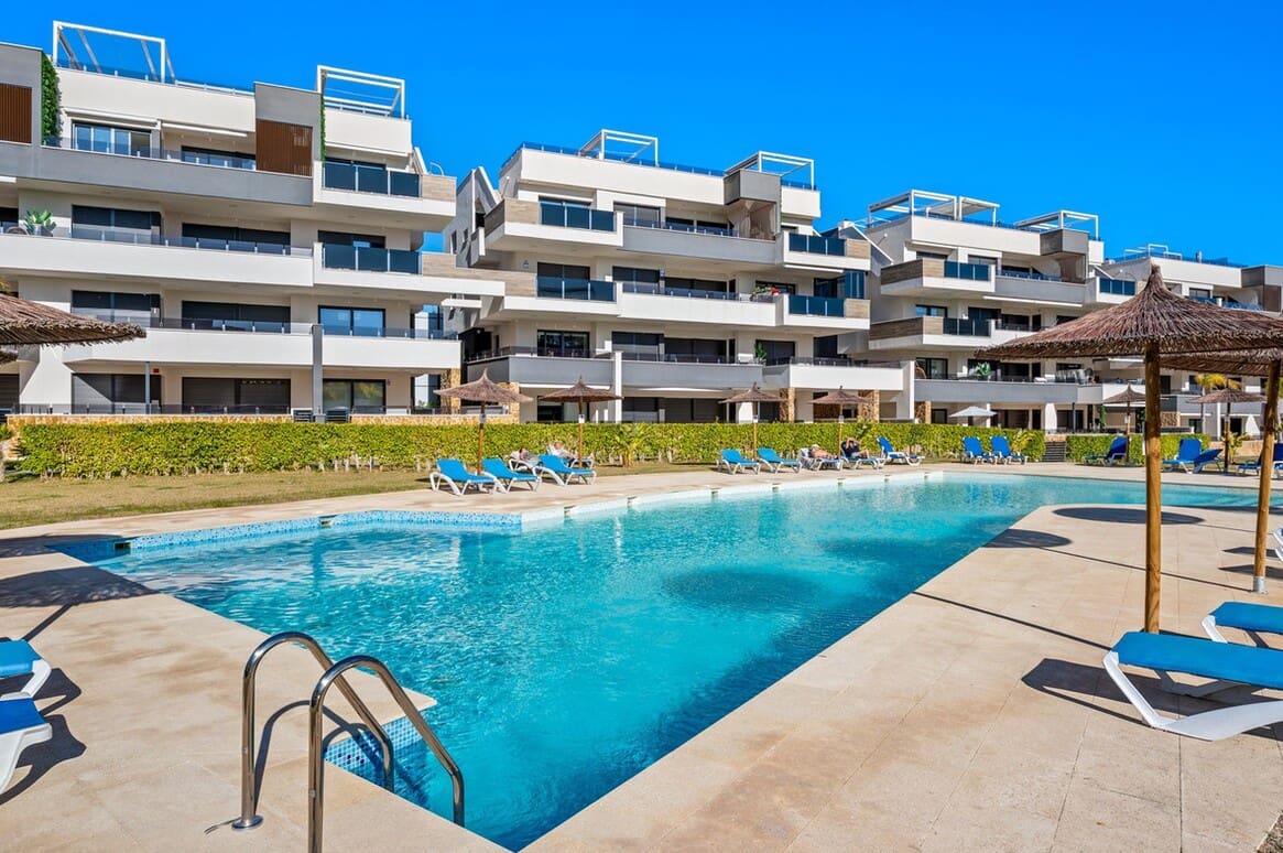 3 sypialnia Apartament na sprzedaż w Playa Flamenca z basenem garażem - 589 900 € (Ref: 10172687)