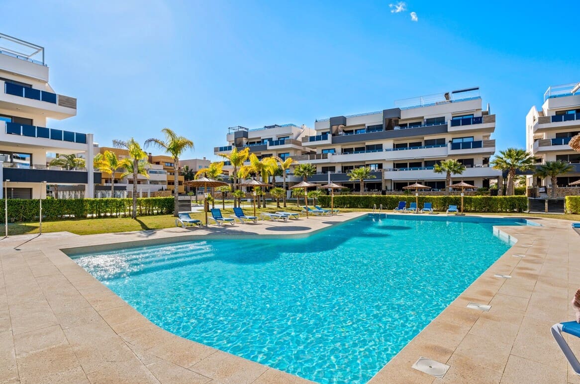 3 sypialnia Apartament na sprzedaż w Playa Flamenca z basenem garażem - 589 900 € (Ref: 10172687)